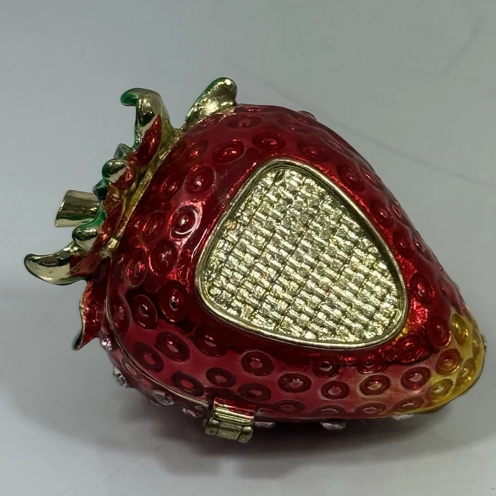 Strawberry Trinket Box Magnet Close Red Bling Enamel Yellow Interior Gold‎ Tone